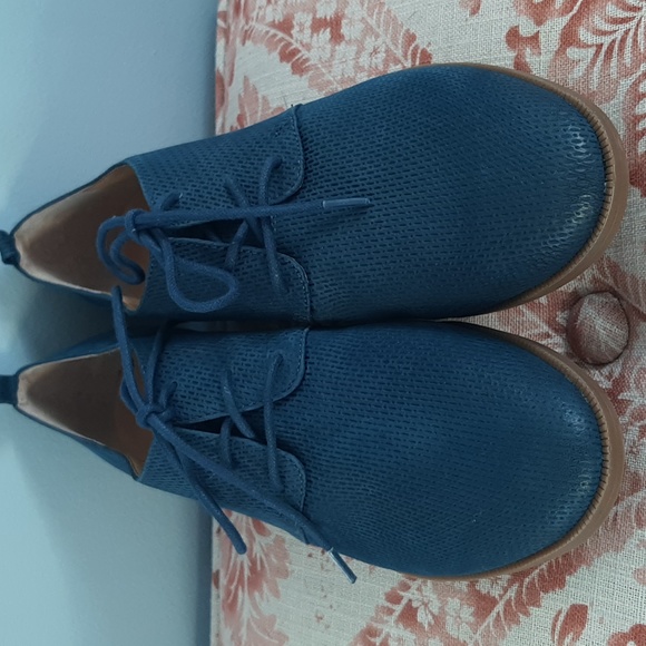 * Franco Sarto Shoes ~ Size 8M - Picture 2 of 6